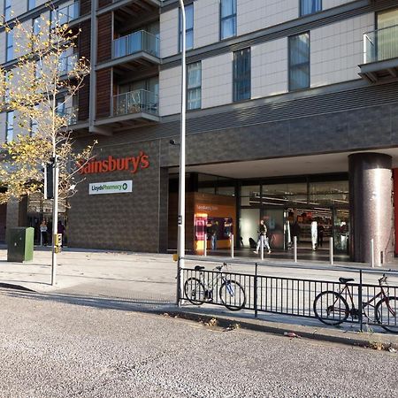 2 Bedroom 2 Bathroom Apartment In Central Milton Keynes With Free Parking And Smart Tv - Contractors, Relocation, Business Travellers Exteriör bild