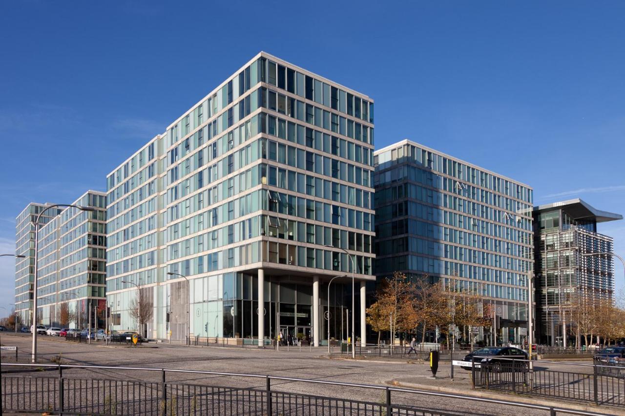 2 Bedroom 2 Bathroom Apartment In Central Milton Keynes With Free Parking And Smart Tv - Contractors, Relocation, Business Travellers Exteriör bild