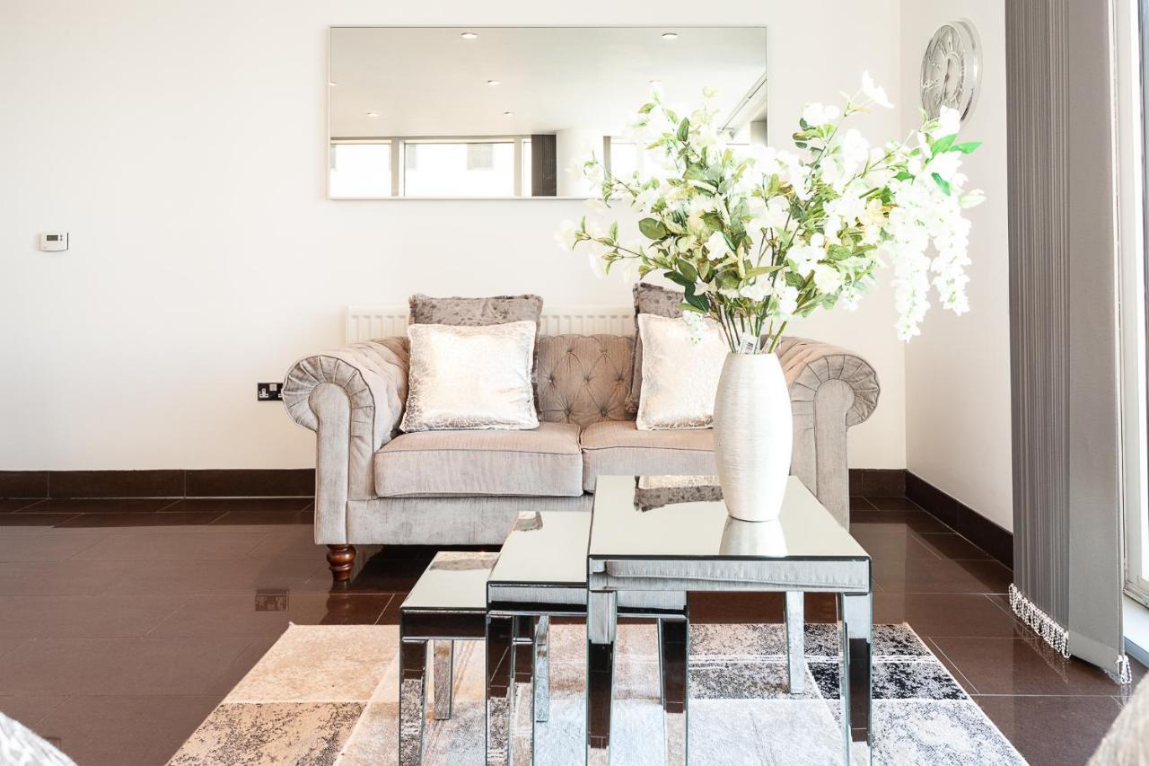 2 Bedroom 2 Bathroom Apartment In Central Milton Keynes With Free Parking And Smart Tv - Contractors, Relocation, Business Travellers Exteriör bild