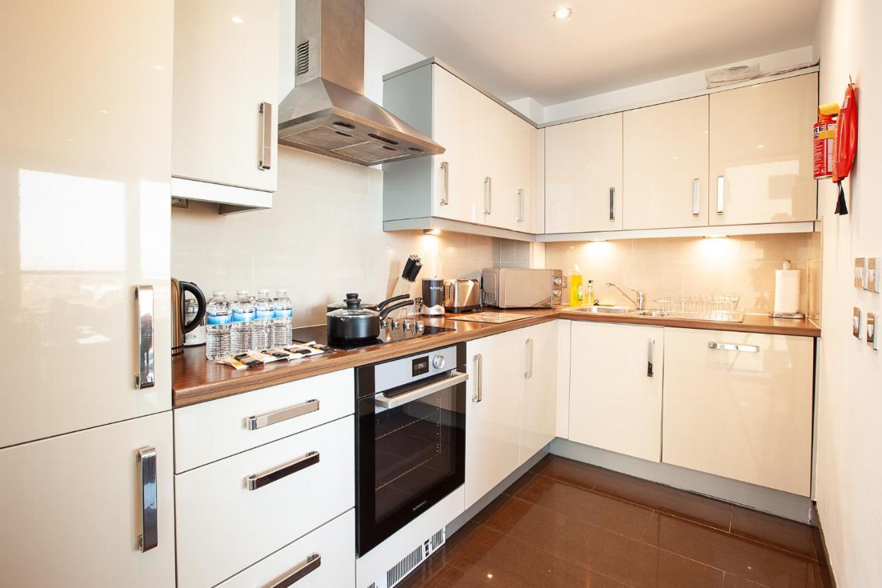 2 Bedroom 2 Bathroom Apartment In Central Milton Keynes With Free Parking And Smart Tv - Contractors, Relocation, Business Travellers Exteriör bild