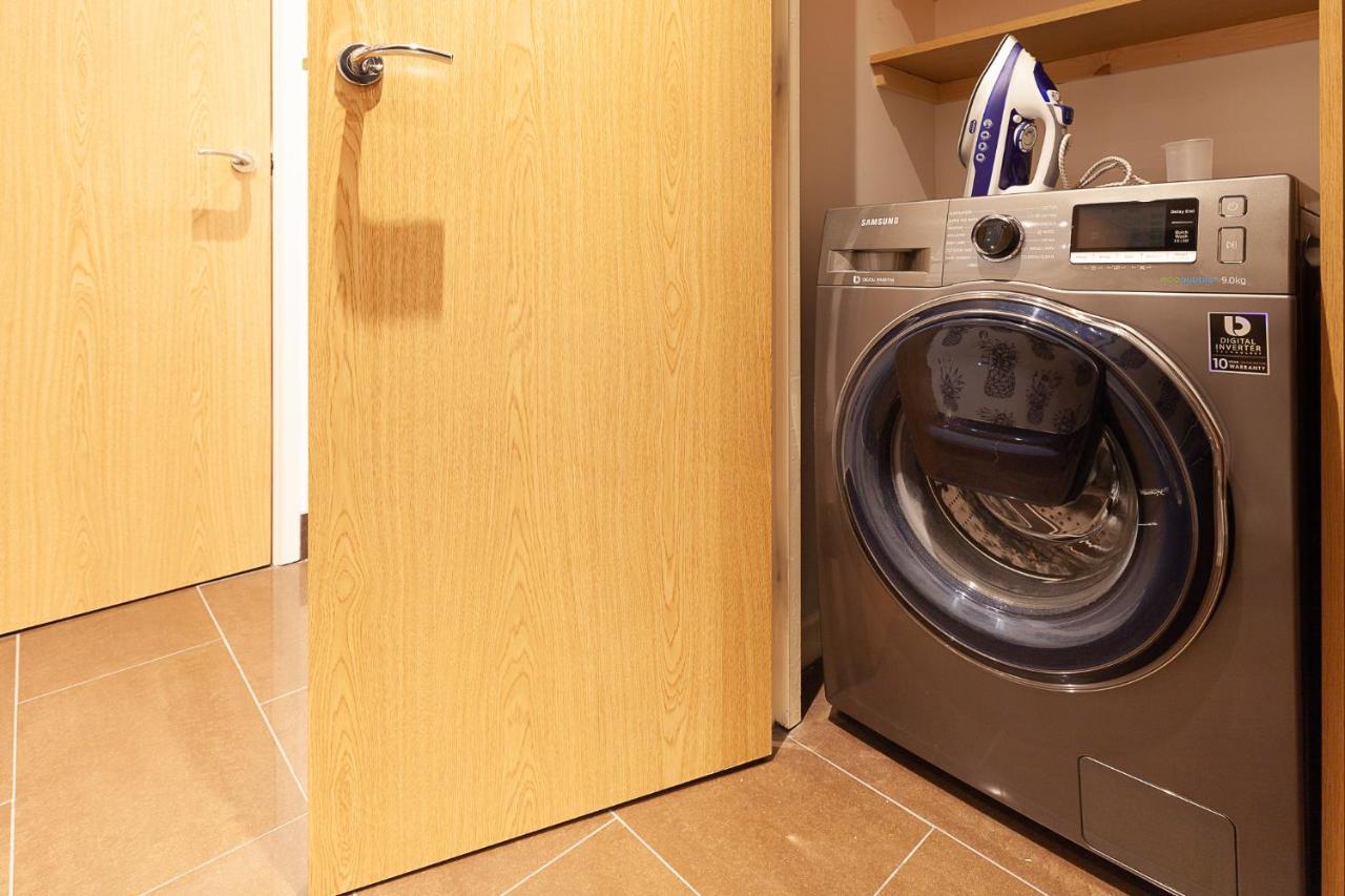 2 Bedroom 2 Bathroom Apartment In Central Milton Keynes With Free Parking And Smart Tv - Contractors, Relocation, Business Travellers Exteriör bild