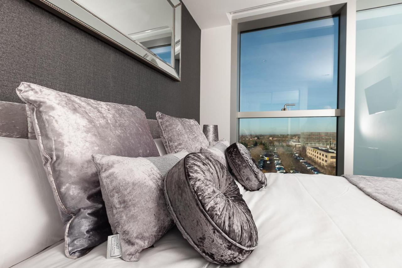 2 Bedroom 2 Bathroom Apartment In Central Milton Keynes With Free Parking And Smart Tv - Contractors, Relocation, Business Travellers Exteriör bild
