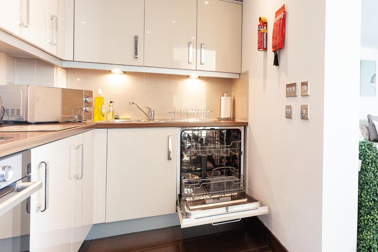 2 Bedroom 2 Bathroom Apartment In Central Milton Keynes With Free Parking And Smart Tv - Contractors, Relocation, Business Travellers Exteriör bild